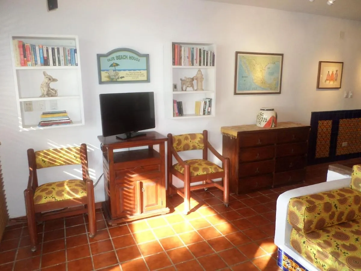 Apartment Humble, Right On The Beach Akumal Mexico