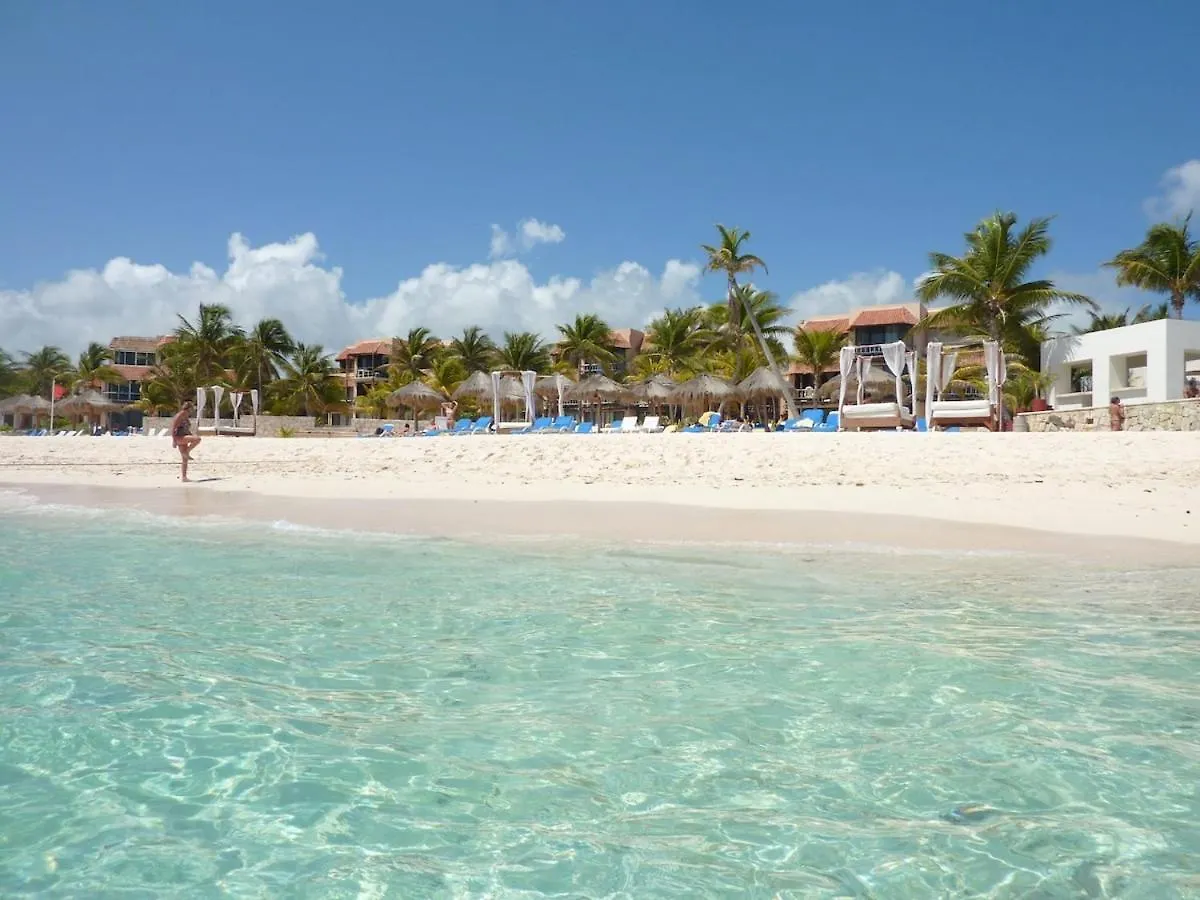 Humble, Right On The Beach Akumal